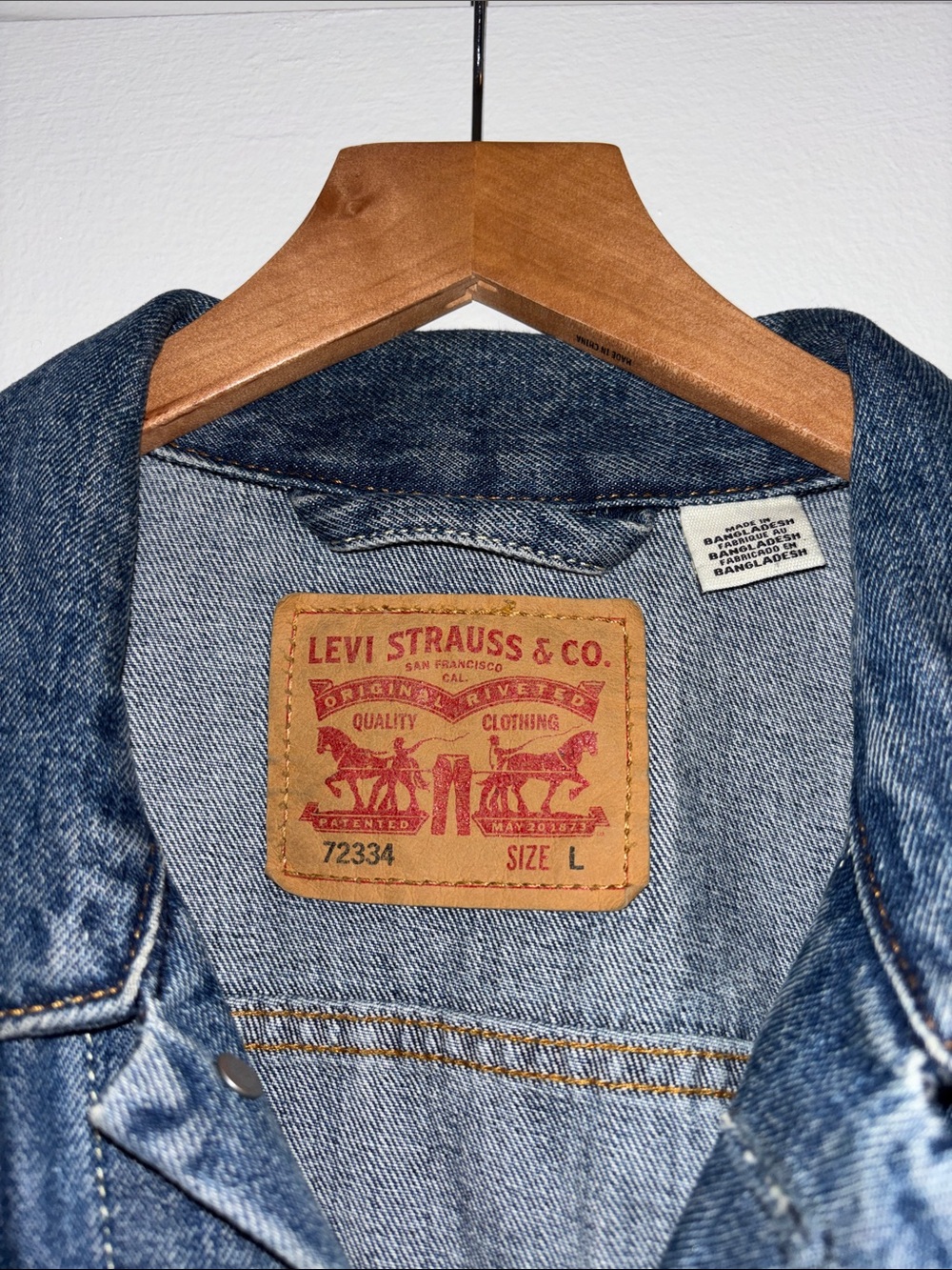 Levi's Blue Denim Jacket - Classic Men's Trucker - Picture 5 of 8